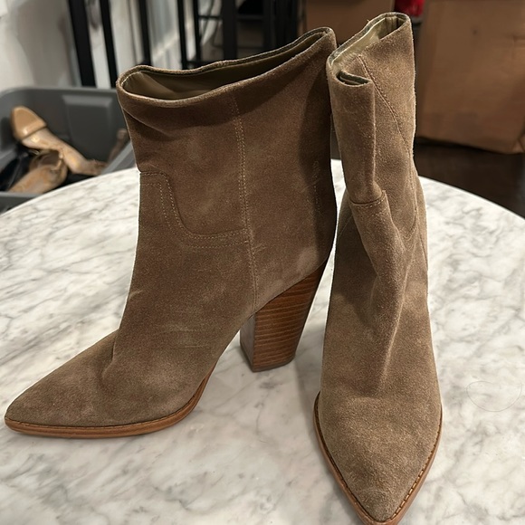 Marc Fisher Suede Boot-Size 6 - Picture 1 of 4